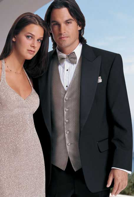 2 BUTTON EXTRA FINE HAND MADE  TUXEDO 100% WOOL WITH PEAK LAPLE 