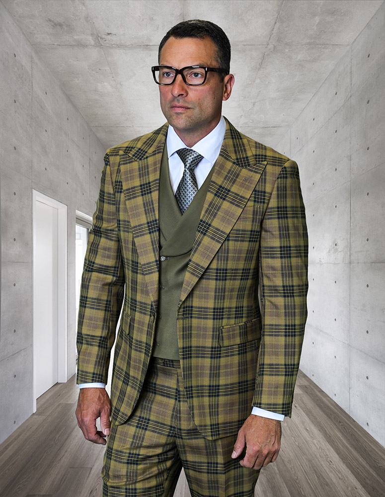 3PC PLAID SUIT WITH SOLID COLOR CONTRAST DOUBLE BREASTED VEST. SUPER 200'S ITALIAN WOOL AND CASHMERE FABRIC. MODERN FIT FLAT FRONT PANTS 