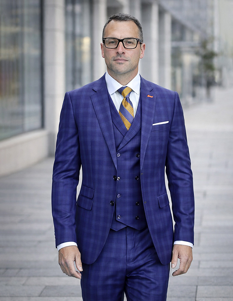  STATEMENT 3PC SUIT SUPER 200'S ITALIAN WOOL AND CASHMERE. MODERN FIT FLAT FRONT PANTS